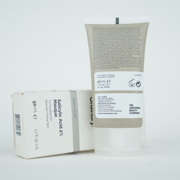 Salicylic Acid 2% Masque texture showing clay-based smooth formula