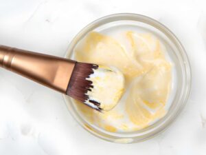 দইয়ের ফেসপ্যাক দিয়ে স্কিন ব্রাইট করা