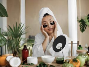 ডার্ক সার্কেল কমানোর ঘরোয়া ও প্রোডাক্ট টিপস